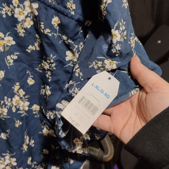 Time and Tru Cover-up - Picture 2 of 4